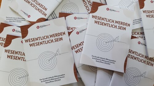 Eine Auswahl stärkender Bildungsangebote Herbst/Winter 2023/24 Eine Auswahl stärkender Bildungsangebote Herbst/Winter 2023/24