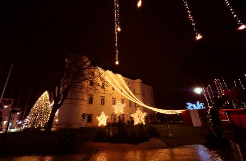 Weihnachtsdorf beim Schloß Porcia in Spittal Foto: Peter Rupitsch