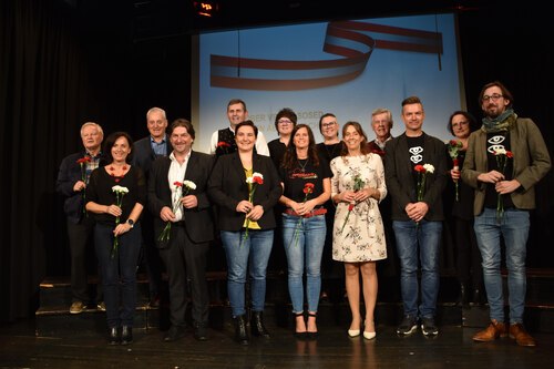 Sodelujoči na prireditvi Dober večer, sosed v Dobrli vasi (Nedelja) Sodelujoči na prireditvi Dober večer, sosed v Dobrli vasi (Nedelja)