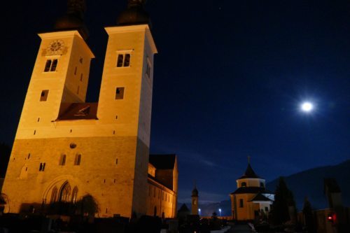 Unsere Pfarrkirche mit Karner im Winter 2018/19 (FK)