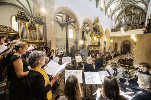 Musik ist fester Bestandteil der Liturgie (im Bild: Dommusik Klagenfurt beim Festgottesdienst im Gurker Dom anlässlich des 950-Jahr-Jubiläums des Bistums Gurk). Foto: Pressestelle/khfessl Musik ist fester Bestandteil der Liturgie (im Bild: Dommusik Klagenfurt beim Festgottesdienst im Gurker Dom anlässlich des 950-Jahr-Jubiläums des Bistums Gurk). Foto: Pressestelle/khfessl
