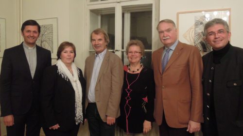 v.l.n.r: Dompfarrer Allmaier, (neue) Stv-Obfrau Tarmastin, (neuer) Dommusikvereinsobmann Haber, Stv-Obfrau Woschitz, Obmann Lassnig und Domkapellmeister Wasserfaller. (© Foto: KH Kronawetter)