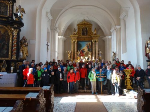 Pilgergruppe in der Kunigundekirche (© Foto: fotomw)