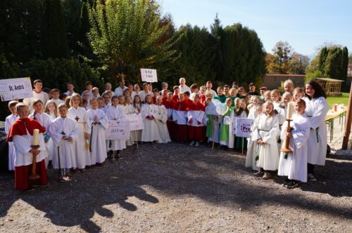 Ministrantinnen und Ministranten aus dem ganzen Lavanttal mit ihren BegleiterInnen (© Foto: KJ Lavanttal)