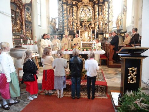 Bischof Schwarz beim Festgottesdienst in der Wallfahrtskirche Maria Rojach. (© Foto: Traussnig)