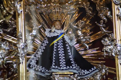 Die Geschichte des Prager Jesulein beginnt in Spanien. Mit der Ehe der Spanierin Maria Manrique de Lara und den böhmischen Adeligen Wratislaw von Pernsterin kam das Jesukind 1556 nach Prag.<br />
Foto: P. Emmanuel-Maria Fitz OFM Die Geschichte des Prager Jesulein beginnt in Spanien. Mit der Ehe der Spanierin Maria Manrique de Lara und den böhmischen Adeligen Wratislaw von Pernsterin kam das Jesukind 1556 nach Prag.<br />
Foto: P. Emmanuel-Maria Fitz OFM