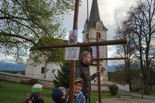 Köstenberger Pfarrkirche, Kreuzweg 2017 (© Foto: Edith Strauss)