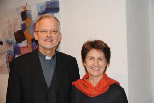 Stiftspfarrer Josef-Klaus Donko und Redakteurin Antonia Gössinger (© Foto: Martin Rupitz)
