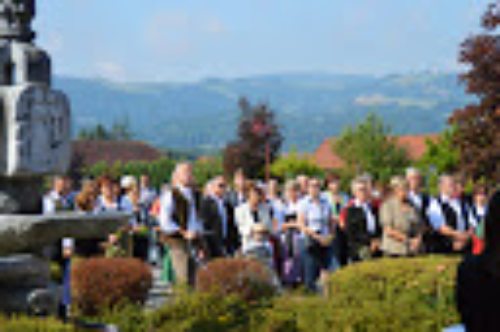 Viele waren gekommen, um am Festgottesdienst und der feierlichen Prozession teilzunehmen (© Foto: A. Reisenbauer)