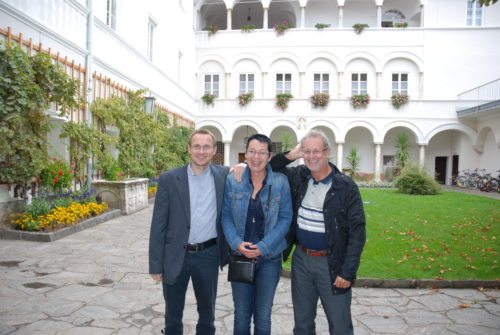 Kaplan Karol Spinda, Irmgard Linder, Dechant Ernst Windbichler (© Foto: iLi) Kaplan Karol Spinda, Irmgard Linder, Dechant Ernst Windbichler (© Foto: iLi)