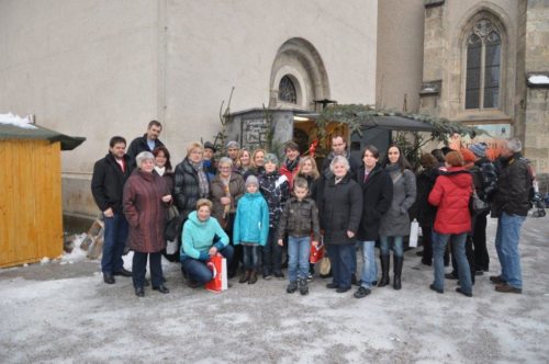 Gruppenbild Pfarrausflug  Stift Atmond (© Foto: Pfarre Zammelsberg)