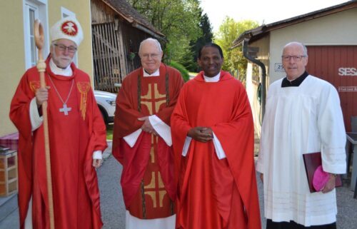 Bischof Dr. Josef Marketz, Pfarrer Helmut Mosser, Pfarrer Bhasker Reddimasu und Diakon Hermann Kelich (foto: KP)