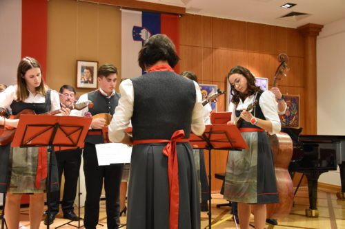 Tamburaši iz Loč v Tinjah (Rihter) Tamburaši iz Loč v Tinjah (Rihter)