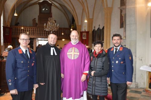 Dankgottesdienst: FF-Kommandantstellvertreter Peter Egger, evang. Pfarrer Hartwig Boek, Dechant Andreas Tonka, PGR-Obfrau Monika Allmaier, FF-Kommandant Markus Lopez. Foto: Weeber