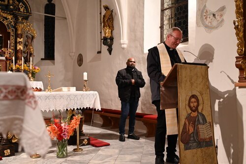 Abendandacht in der Pfarrkirche Prebel, RE Photo