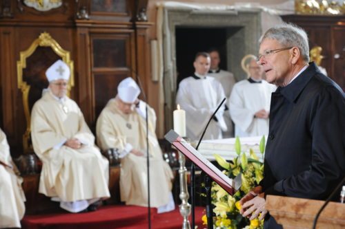 »Na skupno pozitivno prihodnost za Koroško«, je dejal Peter Kaiser (Gotthardt) »Na skupno pozitivno prihodnost za Koroško«, je dejal Peter Kaiser (Gotthardt)