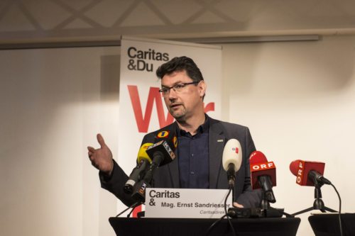 Caritasdirektor Ernst Sandriesser (Foto: KH Kronawetter / Internetredaktion) Caritasdirektor Ernst Sandriesser (Foto: KH Kronawetter / Internetredaktion)