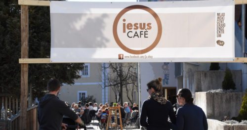 Das Jesus Café lädt ein (Foto: G. Mischitz)