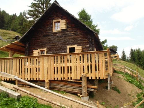 Pfarrhütte Mernikalm (© Foto: Pfarre Kolbnitz) Pfarrhütte Mernikalm (© Foto: Pfarre Kolbnitz)