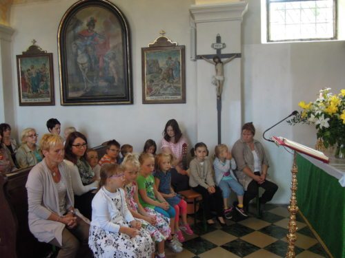 Familienmesse mit dem Pfarrkindergarten in der Pfarrkirche St. Martin am Techelsberg (© Foto: fotogard)