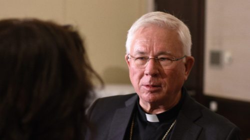 Der Salzburger Erzbischof Dr. Franz Lackner im Gespräch (Foto: KH Kronawetter / Internetredaktion)