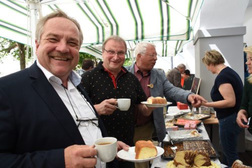Für Kaffee und Kuchen war ebenso gesorgt (Foto: G. Mischitz)