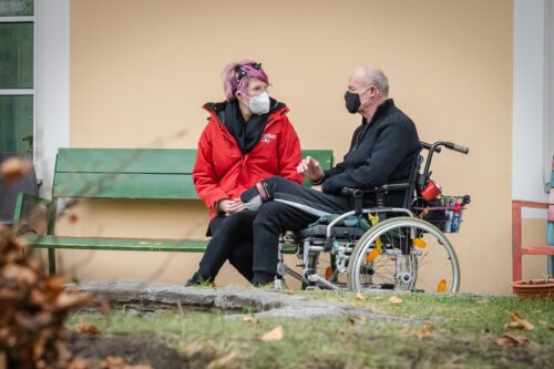 In der Wohnungslosentagesstätte Eggerheim erfahren Besucher*innen auch während der Feiertage Hilfe. (Foto: Johannes Leitner/Caritas)