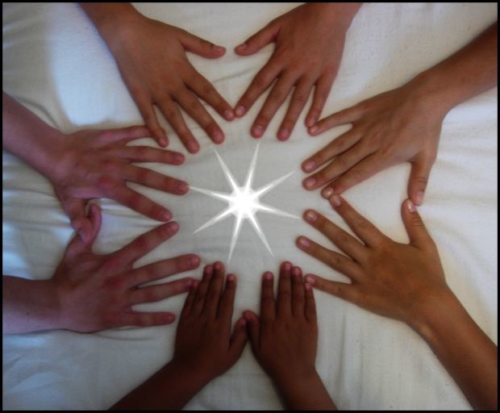 Ein gemeinsames Ziel: Trauernde Eltern und Familie unterstützen (© Foto: morguefile.com) Ein gemeinsames Ziel: Trauernde Eltern und Familie unterstützen (© Foto: morguefile.com)