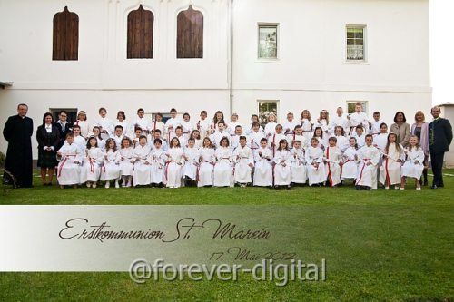 Ein festliches Bild ergaben unsere Erstkommunionkinder (© Foto: Ralf Zimmermann)