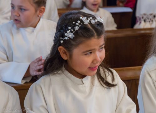 Eines der Erstkommunionkinder (© Foto: Mag. Bernhard Wagner) Eines der Erstkommunionkinder (© Foto: Mag. Bernhard Wagner)