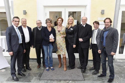 Die Referentinnen und Referenten des vierten Ethik-Forum St. Georgen mit Bischof Alois Schwarz (© Foto: Ethikinstitut WEISS / Fritz) Die Referentinnen und Referenten des vierten Ethik-Forum St. Georgen mit Bischof Alois Schwarz (© Foto: Ethikinstitut WEISS / Fritz)