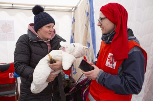 Ludmilla floh mit ihren Kindern vor dem Krieg in der Ukraine und fand in Polen einen Zufluchtsort und Hilfe. Foto: Philipp Spalek/ Caritas