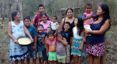 Familie Tojil, Rechte Carolina de Magalhaes Familie Tojil, Rechte Carolina de Magalhaes