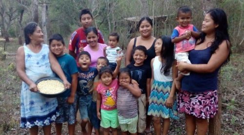 Familie Tojil, Rechte Carolina de Magalhaes