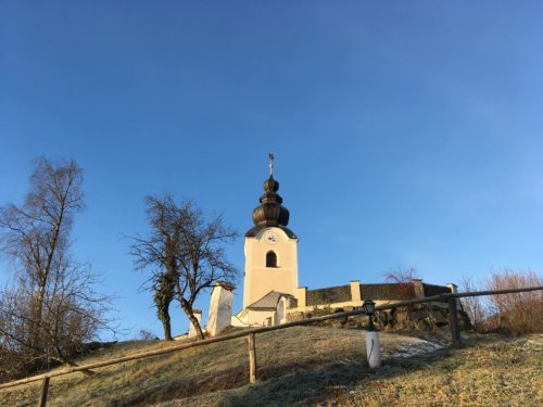 Die Pfarrkirche Pörtschach am Ulrichsberg (Foto: Nina Vasold / FB)