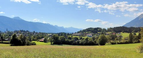 Unsere Natur- und Kulturlandschaft: St. Stefan – mit Pfarrkirche – und Umgebung. Bild: PSt.