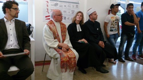 Die evangelische Pfarrerin DI Mag. Astrid Koerner, der katholische Pfarrer Mag. Helmut Gfrerer und Imam Mag. Hasudin Atanovic  (© Foto: Kontaktstelle für Weltreligionen)