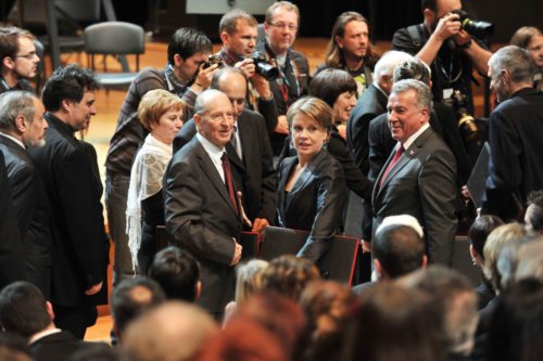 Prešernovi nagrajenci:  Zorko Simčič, Bernarda Fink in Marko Fink (z leve) (© Foto: Tatjana Splichal)
