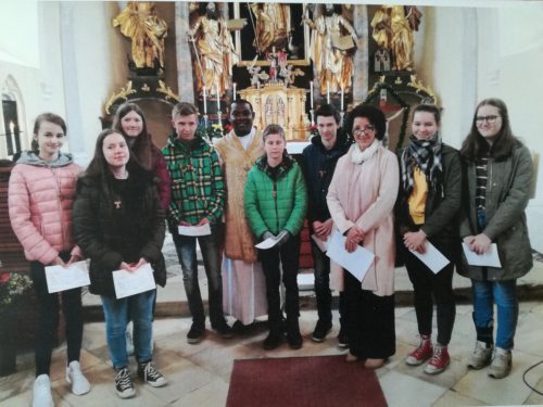 Sendungsmesse / zahvalna maša z birmanci<br />
in der Pfarrkirche Diex / Djekše am 28.04.2019