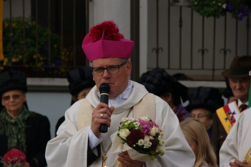 Firmung in Bodensdorf, Msgr. Dr. Jakob Ibounig (© Foto: Pf.St. Josef)