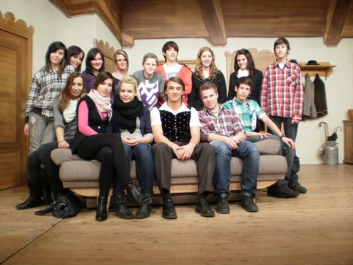 Jugendgruppe Weißenstein im heimischen Theater (© Foto: Sabine Zehentner)