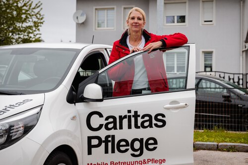 Sonja Dürrschmid ist als DGKP in der mobilen Pflege bei der Caritas Kärnten unterwegs. Fotos: Caritas/Johannes Leitner Sonja Dürrschmid ist als DGKP in der mobilen Pflege bei der Caritas Kärnten unterwegs. Fotos: Caritas/Johannes Leitner