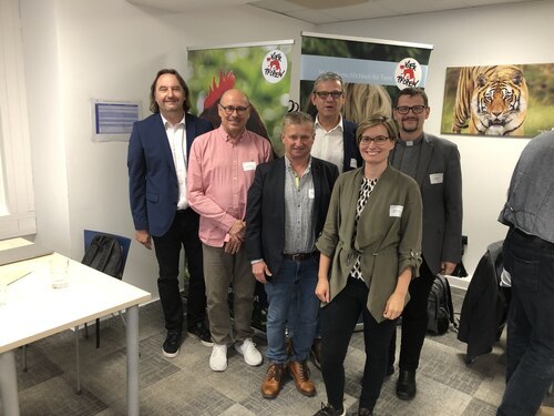 vlnr: Wolfgang Almer, Volker Leitzgen (Microsoft), Walter Zagler, Christoph Hofmann, Manuela Schrubbe (Microsoft), Alexander Samitsch (Foto: Informatikabteilung der Diözese Gurk)