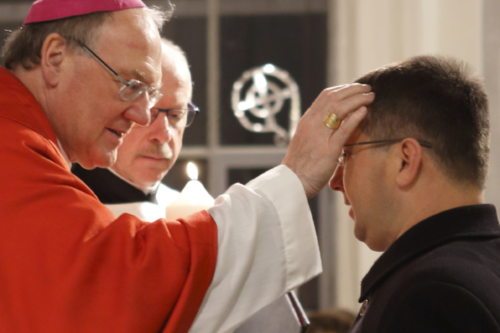Bischof Schwarz sendet Primož Prepeluh in den pastoralen Dienst (© Foto: Georg Haab) Bischof Schwarz sendet Primož Prepeluh in den pastoralen Dienst (© Foto: Georg Haab)