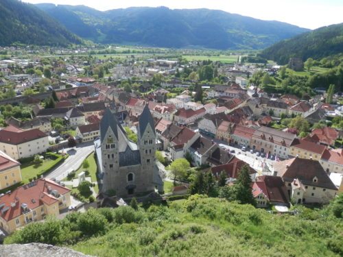 Friesach mit Stadtpfarrkirche, Foto: Gertrud Wachernig Friesach mit Stadtpfarrkirche, Foto: Gertrud Wachernig
