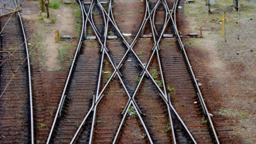 Zu jeder Zeit werden Weichen für die Zukunft gestellt ... (© Foto: morguefile.com / mxruben) Zu jeder Zeit werden Weichen für die Zukunft gestellt ... (© Foto: morguefile.com / mxruben)