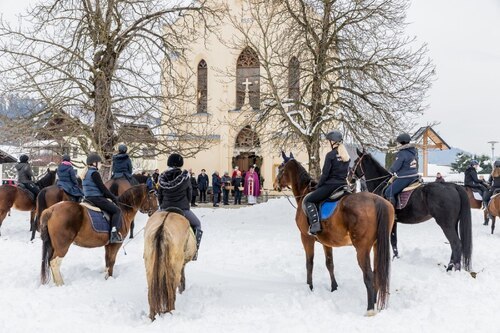 In zahlreichen Kärntner Pfarren finden am 26. Dezember Pferdesegnungen statt (im Bild: Stefanisegnung in Gottestal, 2021). Foto: Helmut Weichselbraun In zahlreichen Kärntner Pfarren finden am 26. Dezember Pferdesegnungen statt (im Bild: Stefanisegnung in Gottestal, 2021). Foto: Helmut Weichselbraun