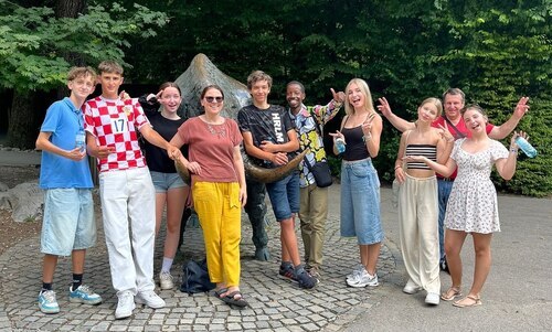Gruppenbild im Tierpark von Laibach.<br />
<em>Foto: Pfarre Köttmannsdorf</em> Gruppenbild im Tierpark von Laibach.<br />
<em>Foto: Pfarre Köttmannsdorf</em>
