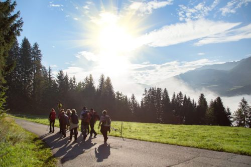 Spirituelle Wanderungen sind Auszeit für Körper und G (Bildrechte sind zwingend anzugeben!) Spirituelle Wanderungen sind Auszeit für Körper und G (Bildrechte sind zwingend anzugeben!)