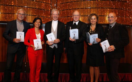 Generalvikar Guggenberger mit Alpenverein-Chef Gfreiner, ORF-Moderatorin Hofstätter-Pichler, Bischof Schwarz, Styria-Vertreterin Richter und Bergrettungs-Landesleiter Striednig, v. l. (© Foto: Pressestelle/Höher)